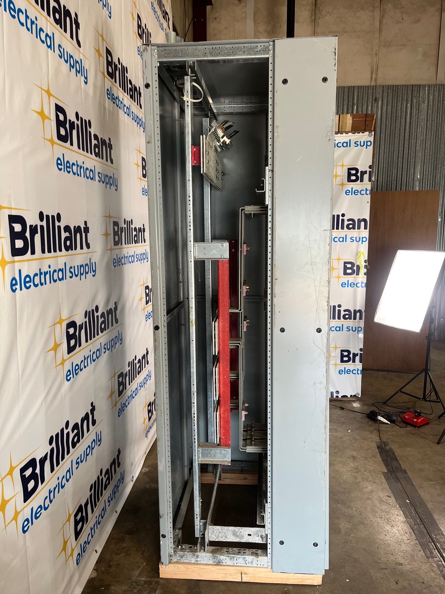 Cutler Hammer PRLC Switchboard Distribution 3000A 480/277V 3PH 4W 3000 Amp MLO Used