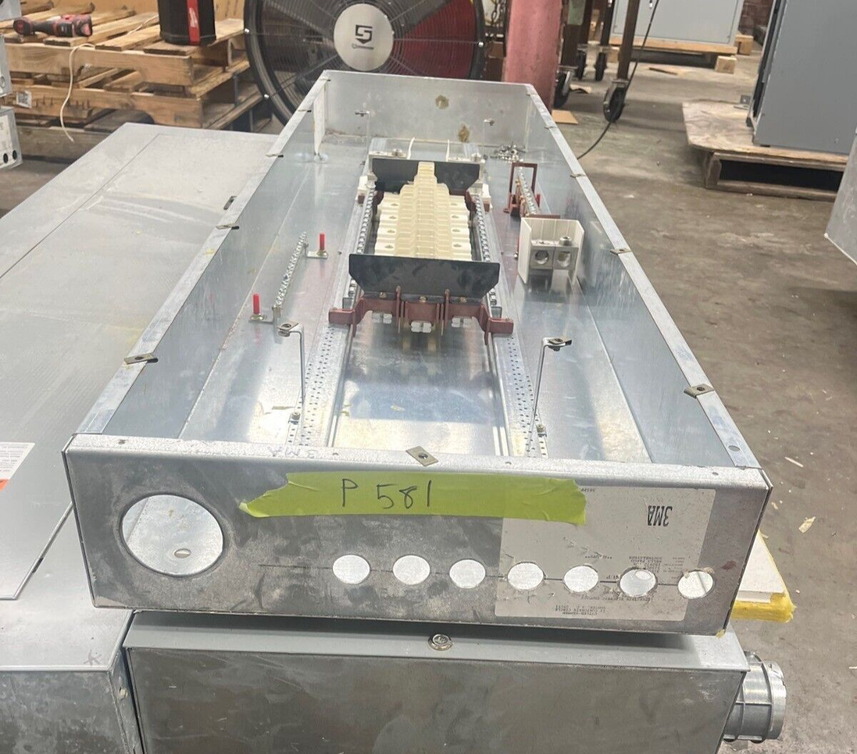 Cutler Hammer PRL2A Panelboard 400A 277/480V 3PH 4W Indoor Encl 42 Circuit MLO P581 Used