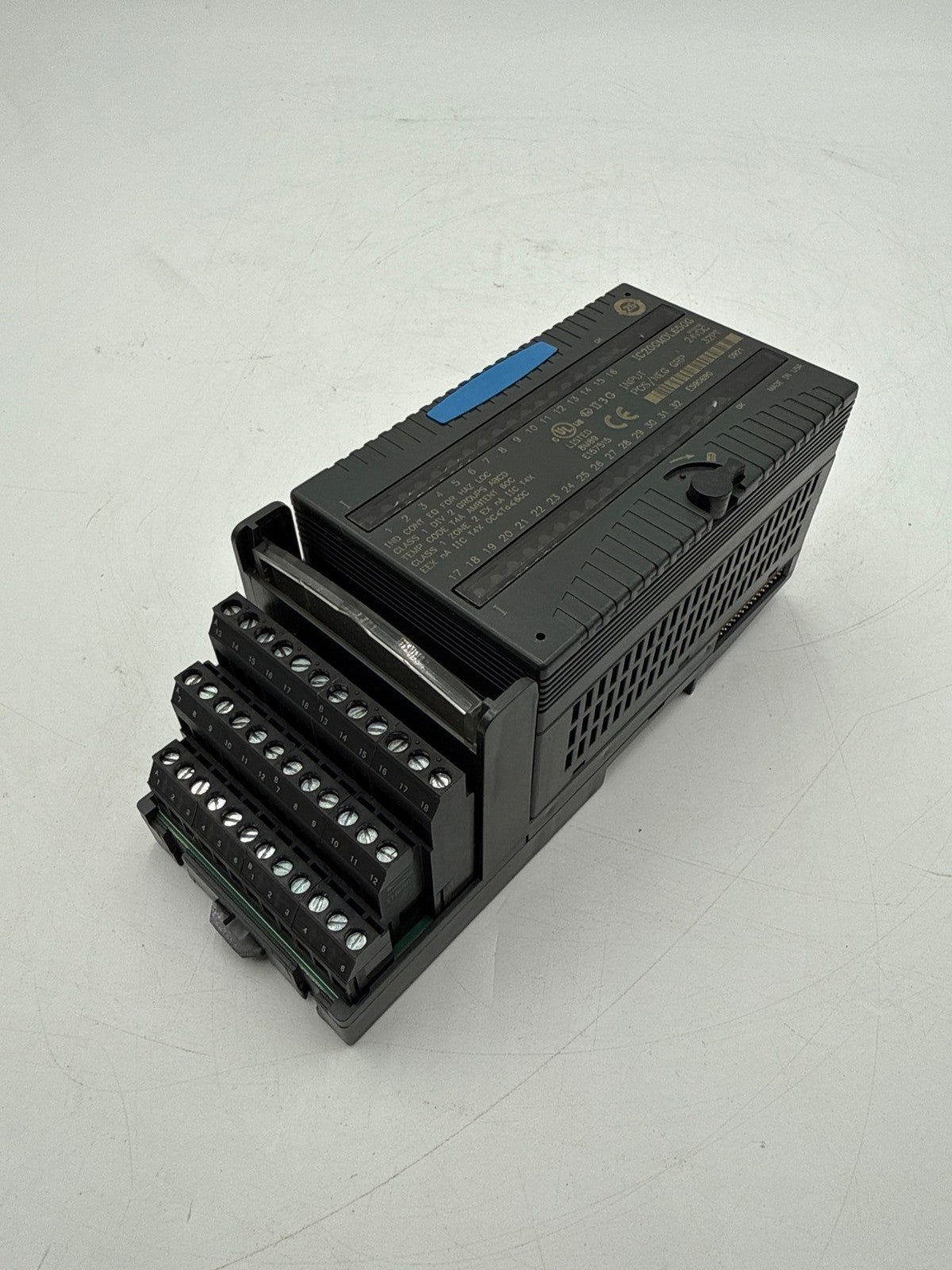 GE Fanuc IC200MDL650G VersaMax Input Module 24VDC 32 Point With Base Used