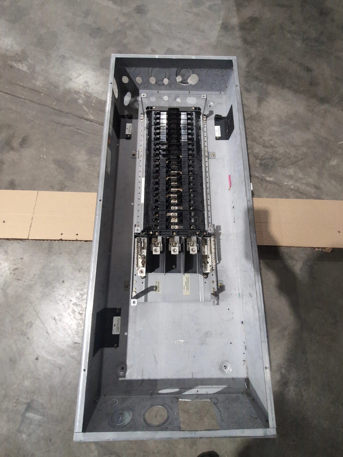 GE AQF3422MB Panelboard 225A 208/120V 3PH 4W 42 Cir MLO Panel 225 Amp AB49B Used