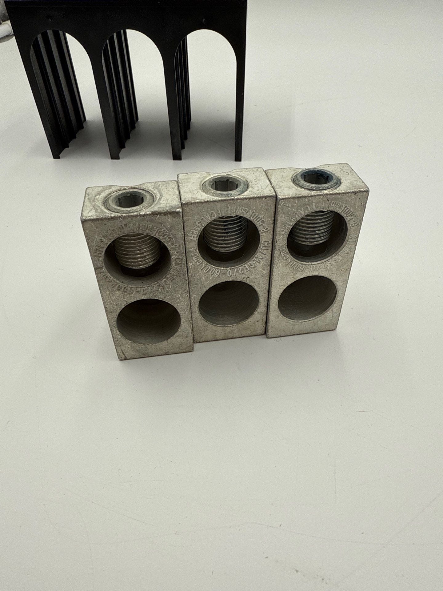 GE FCALK318H Record Plus Circuit Breaker Lug Kit 3PC Lugs with Cover Used