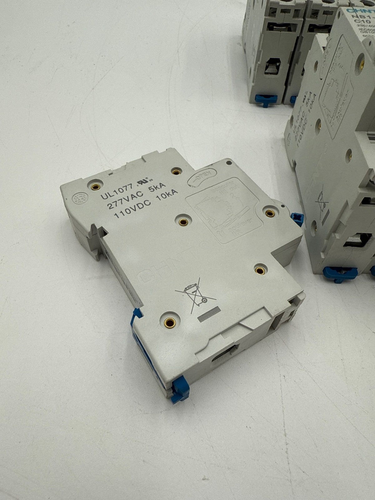 10PC CHINT NB1-63 C10-1P Circuit Breaker 10A 1 Pole 230/480V DIN Rail 10 Amp Used