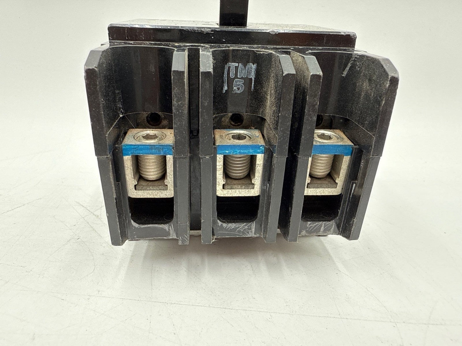 Eaton GHB3030 Circuit Breaker 30A 3P 480/277V 3PH GHB 30 Amp 3 Pole Bolt On