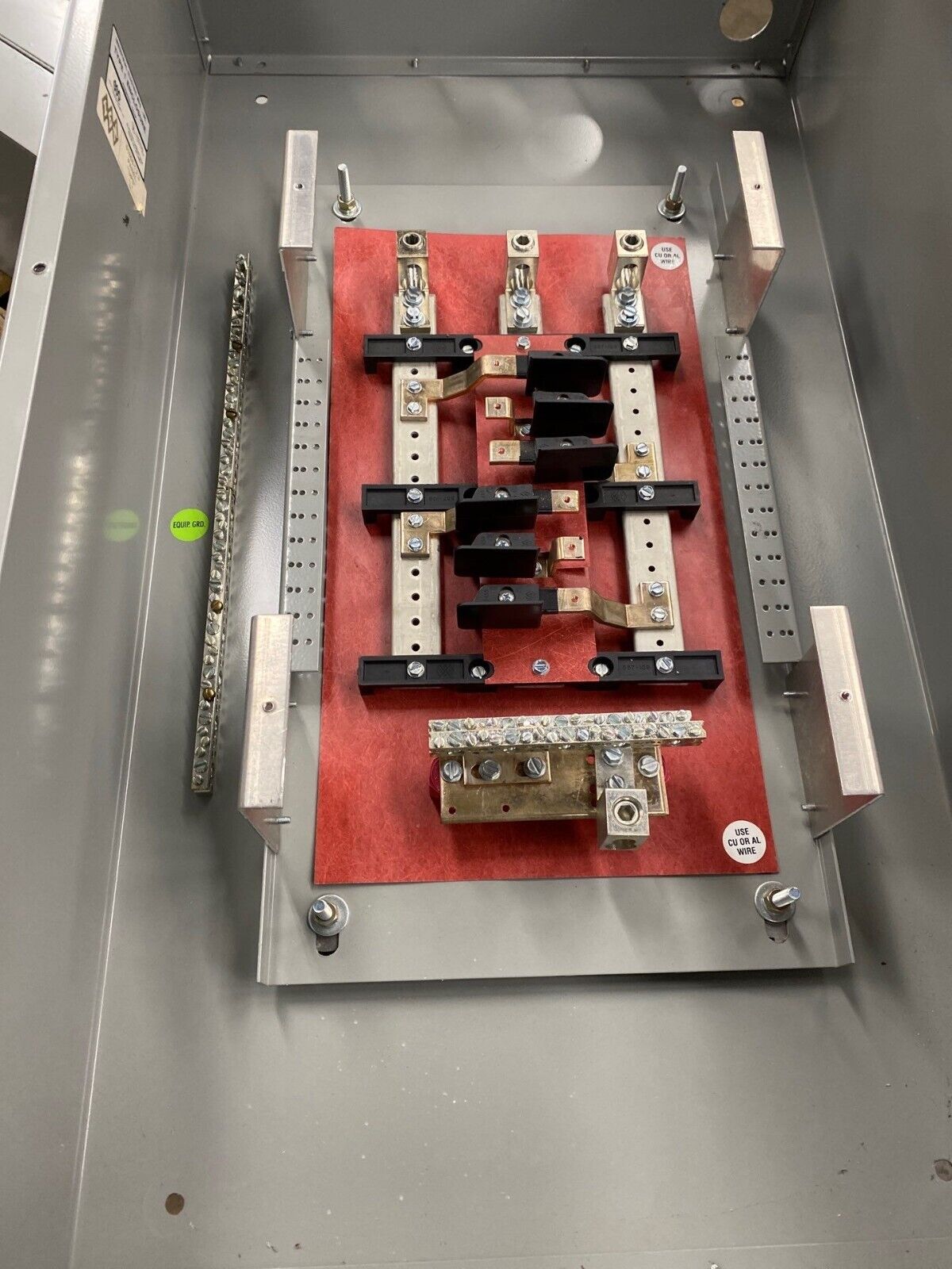 IEM PIE Panelboard 225A 208Y/120V 3PH 4W 12 Circuit Indoor Encl MCB 225 Amp P457 Used