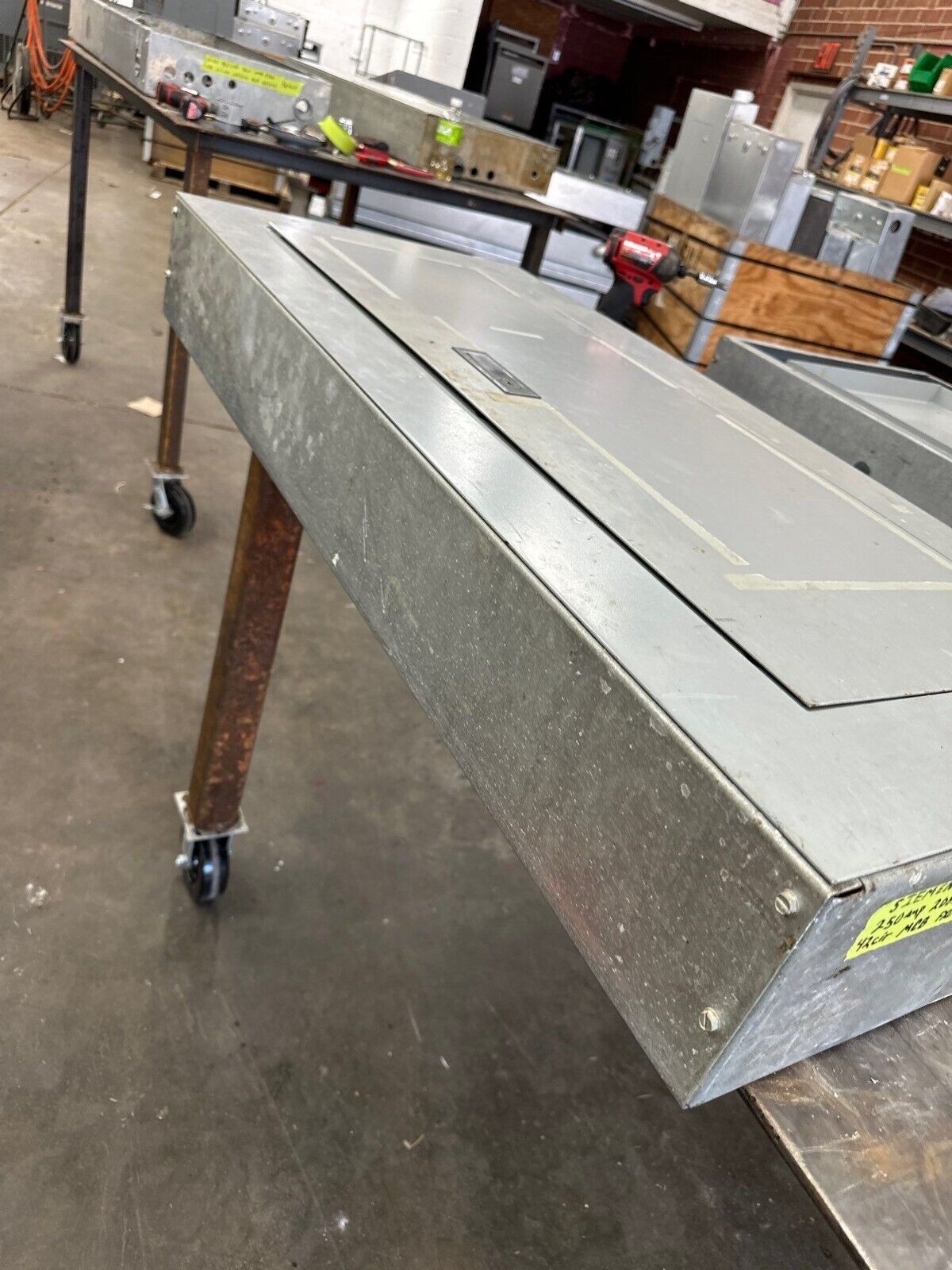 Siemens S2E42FX200CTS S2 Panelboard 250A 480/277V 3PH 4W Indoor Encl FXD63B200 P389 Used