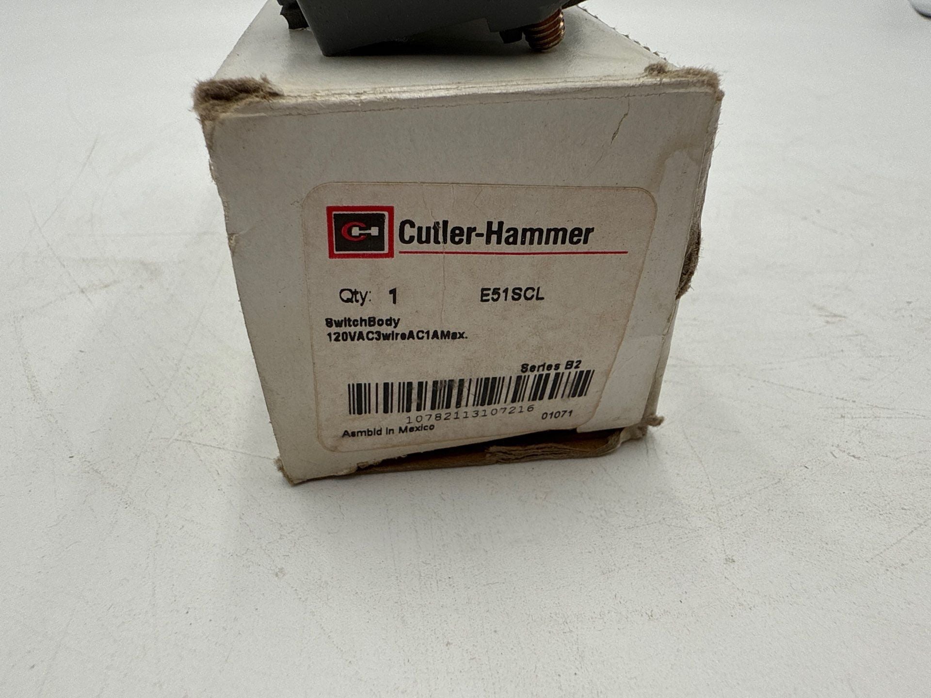 Cutler Hammer E51SCL Switch Body 120VAC 3 Wire Series B2 New