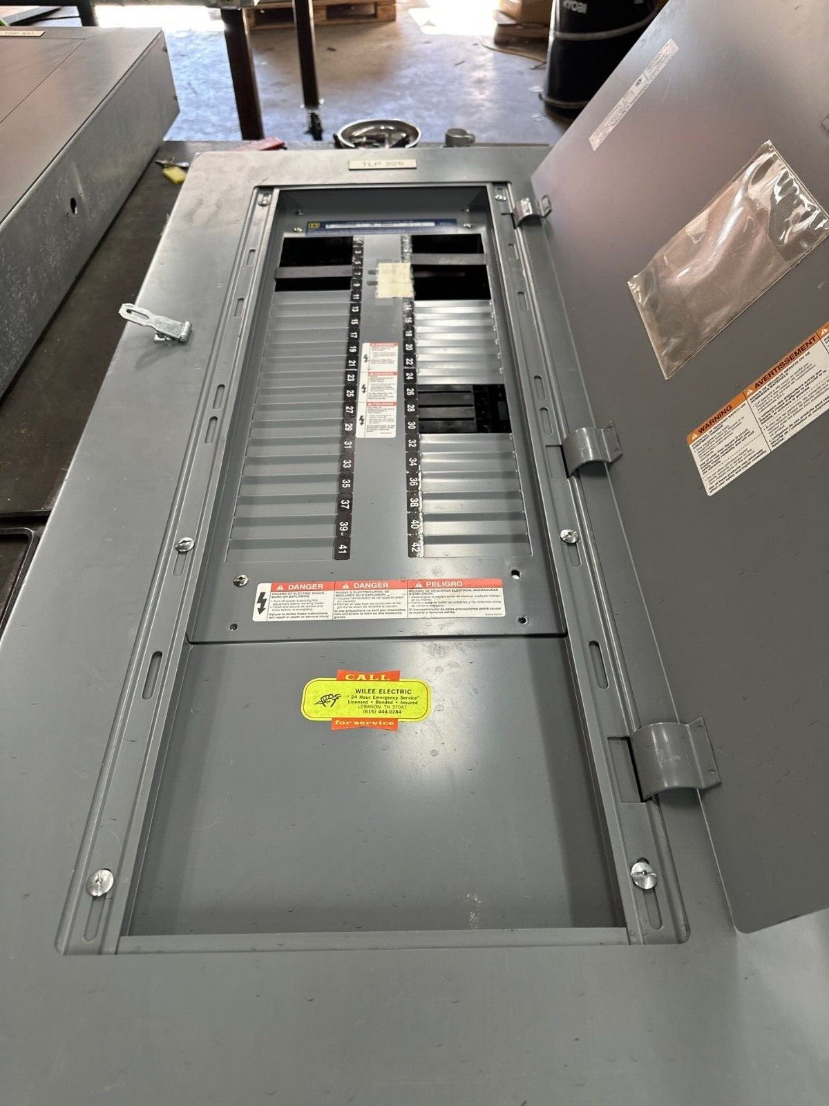 Square D NF Panelboard 250A 600Y/347V 3PH 4W 42 Cir 250 Amp Box MH44 240V P396 Used