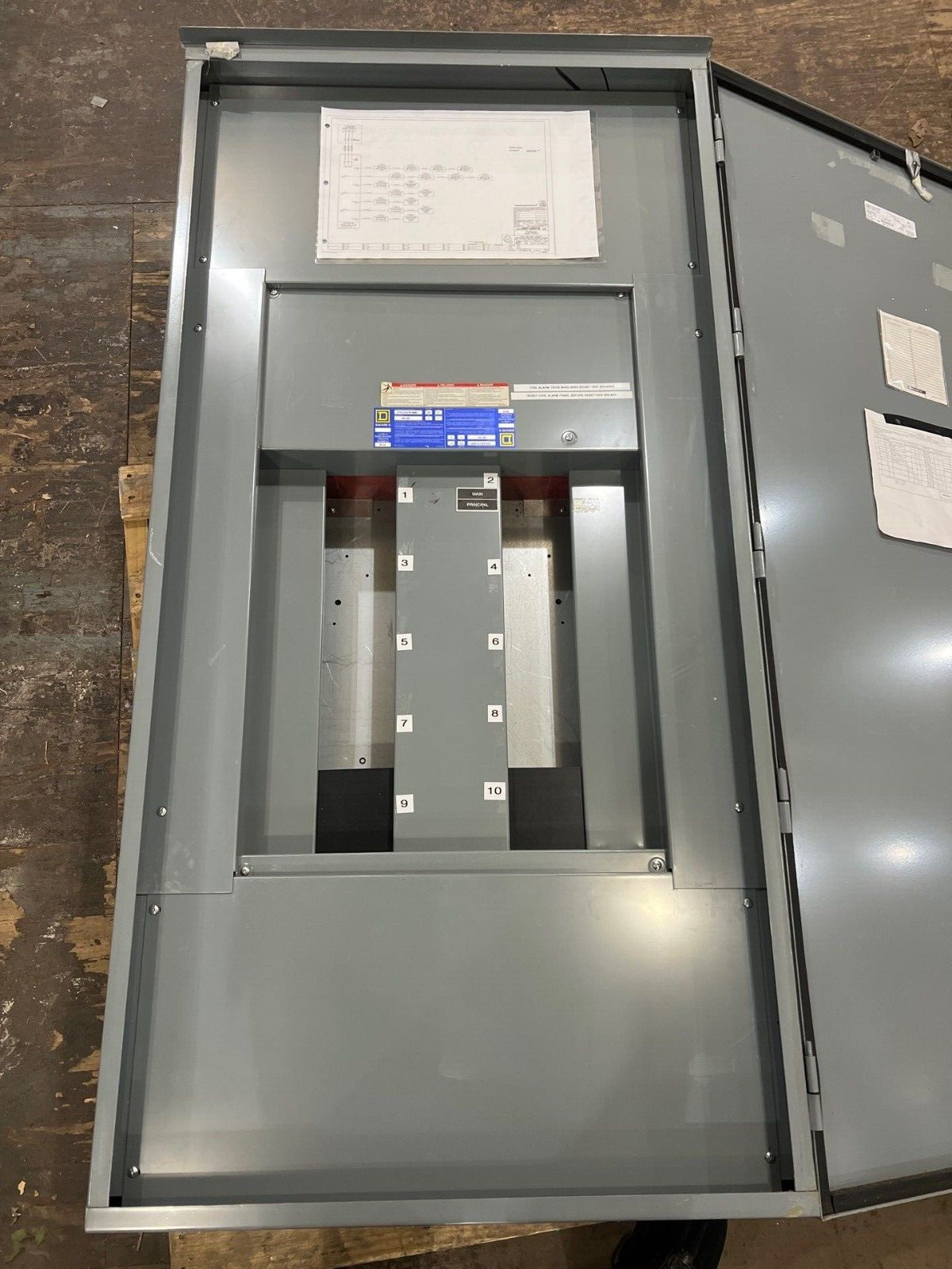 Square D HCM I-Line Panelboard 225A 480V 3PH 3W MCB 30 Circuit 3R Outdoor Encl P611 Used