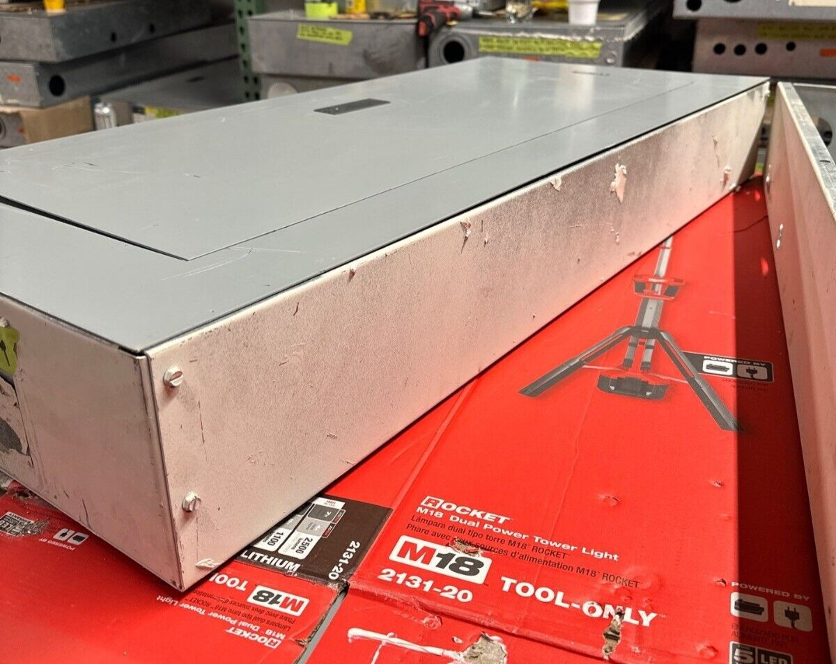 Siemens S1C42ML250ATS S1 Panelboard 250A 208/120V 3PH 4W Indoor Encl 42 Cir MLO P069 Used