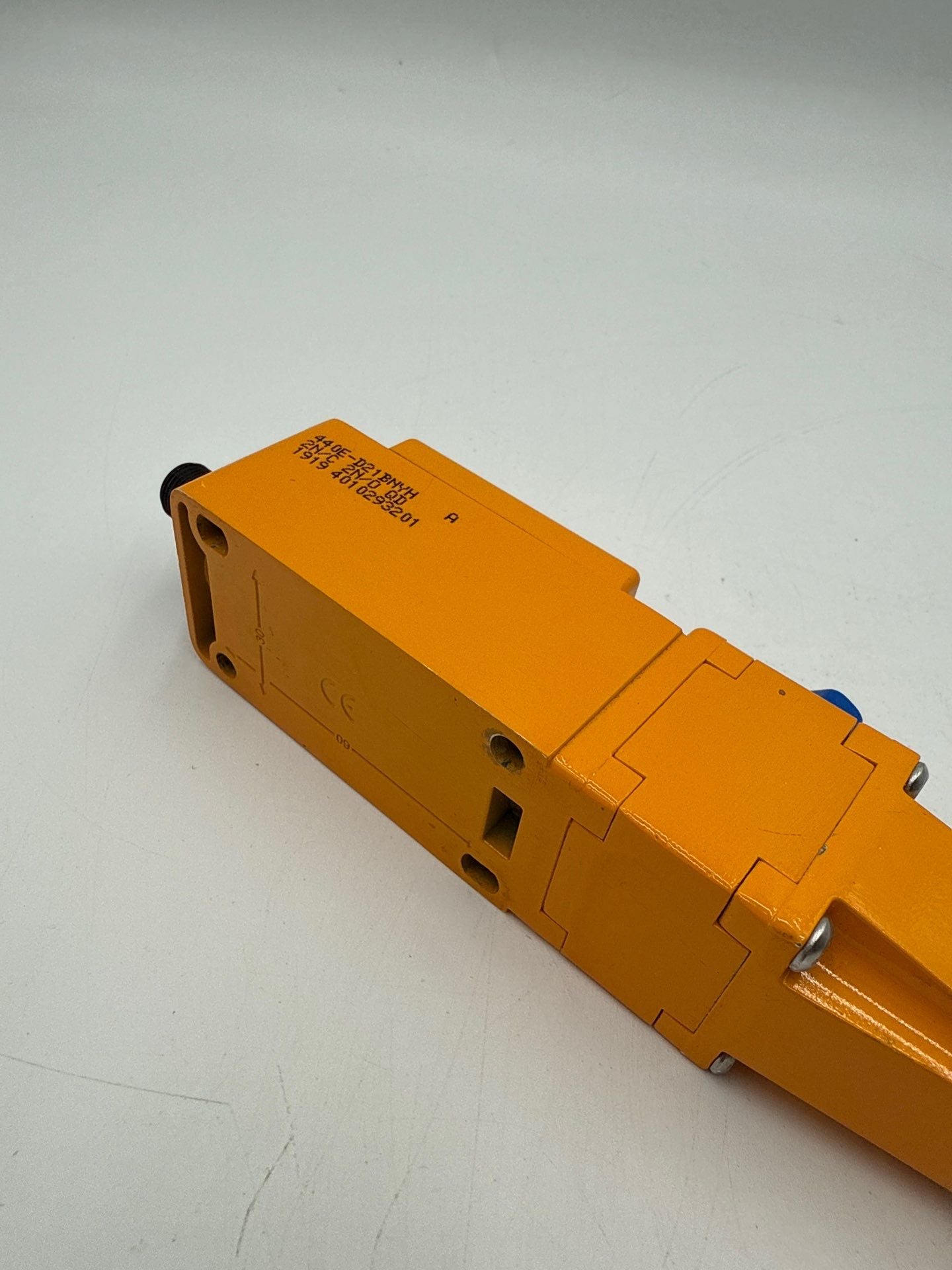 Allen Bradley 440E-D21BNYH Guardmaster Lifeline 3 Cable Pull Switch Used