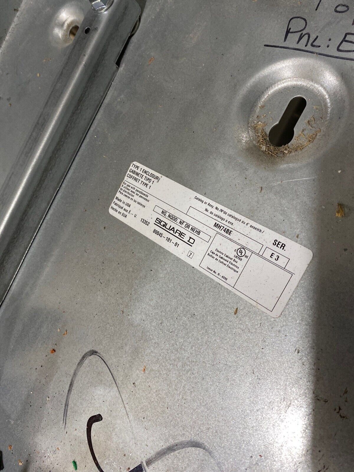 Square NF Panelboard 600A 480/277V 3PH 4W 66 Cir Indoor Encl MLO 600 Amp MH74BE P653 Used