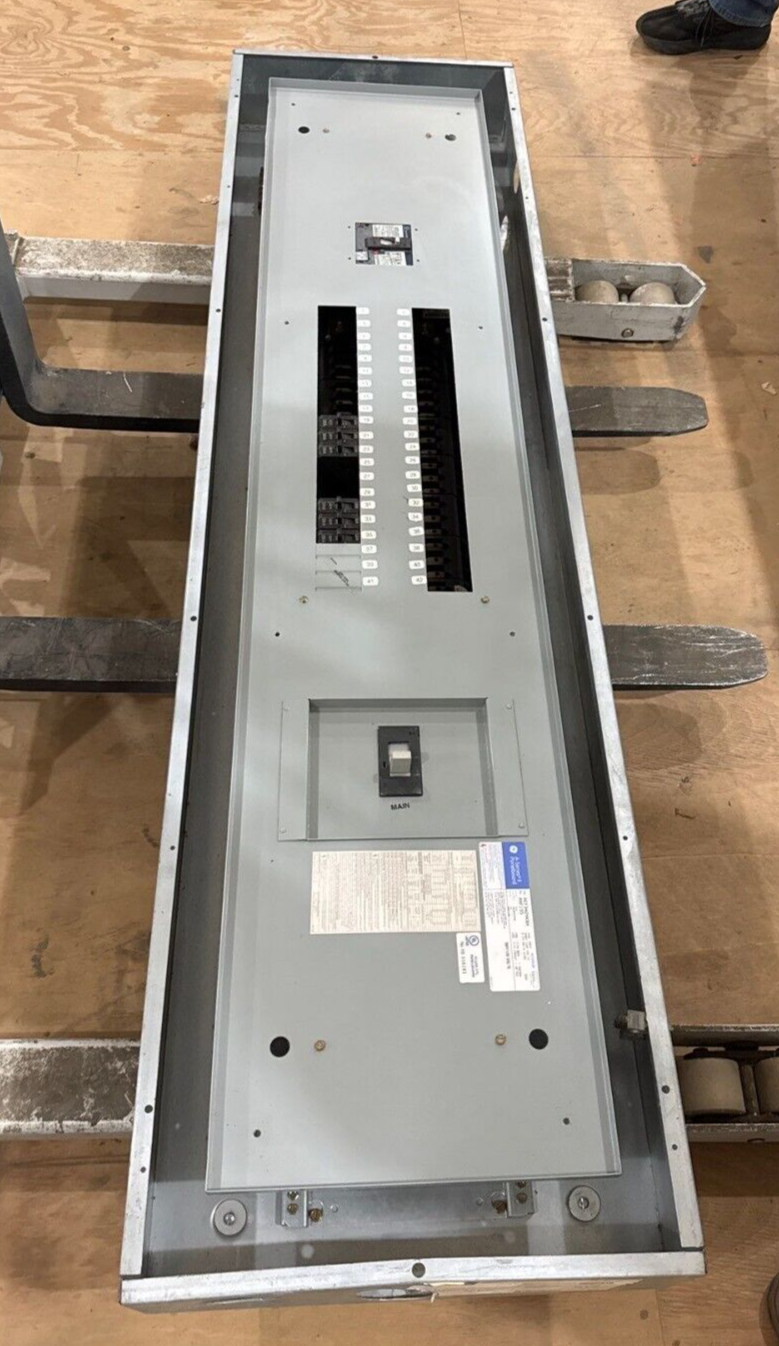 GE AEF3424KBX Panelboard 400A 208/120V 3PH 4W 42Cir Indoor Encl MCB SGHA36AT0400 P240 Used