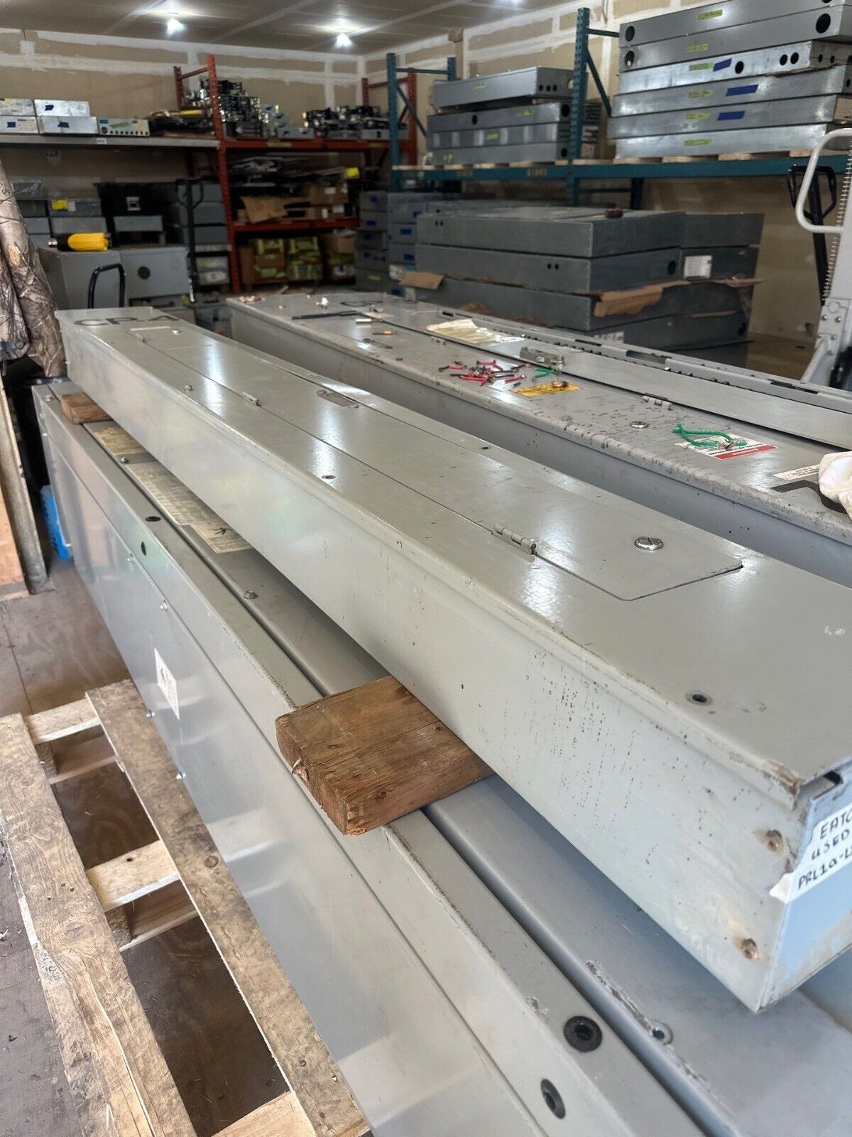 Eaton PRL1a-LX Panelboard 225A 120/240V 1PH 3W Type 1 Indoor Encl 42 Circuit P475 Used