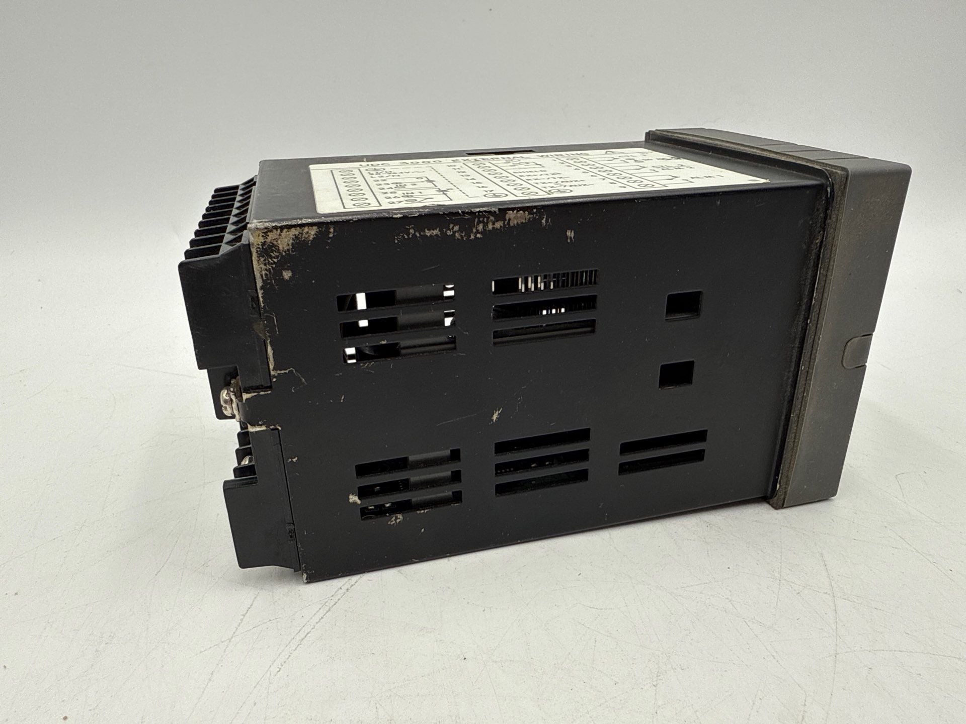 Honeywell DC300K-E-0A0-20-0000-0 UDC3000 Versa Pro Temperature Controller Used