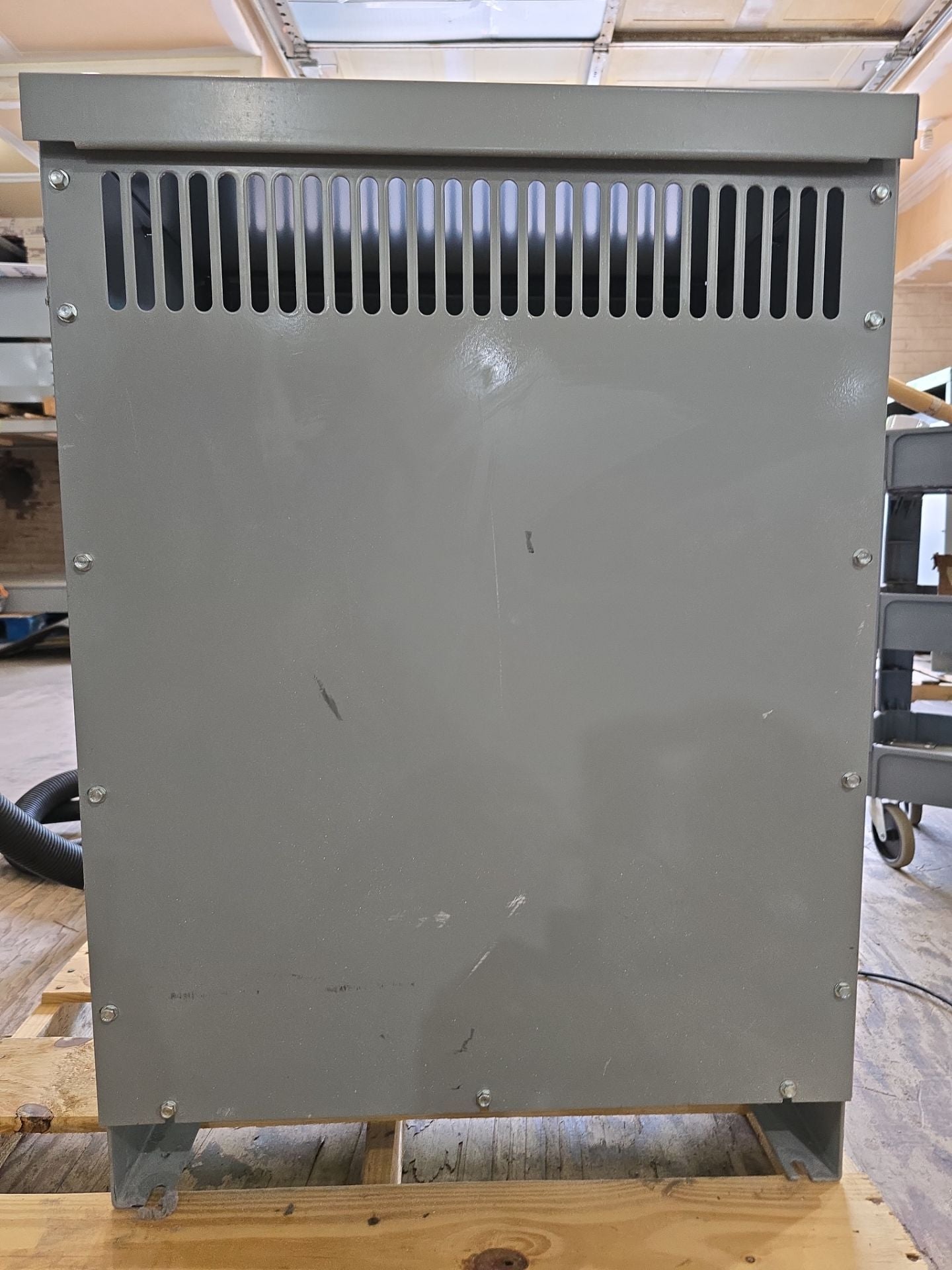 30kVA GE 9T83B3872G03 Transformer 3PH Pri 480V Sec 208/120V Type QL Indoor T271 Used