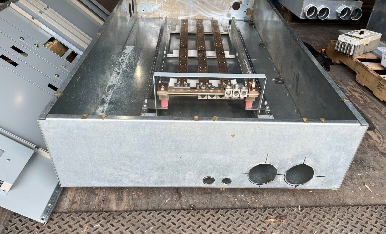 Eaton PRL4B Panelboard 600A 480Y/277V 3PH 4W MLO PRL4 Indoor BX3673 600 Amp P664 Used