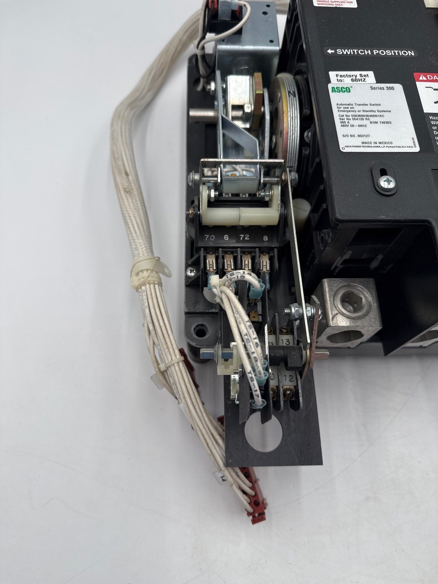 ASCO Series 300 Automatic Transfer Switch 400A 480V 50-60Hz E00300030400N1XC Used