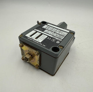 Allen Bradley 836T-T254J Pressure Control Switch 120-600vac 0-300psi 1/4in New