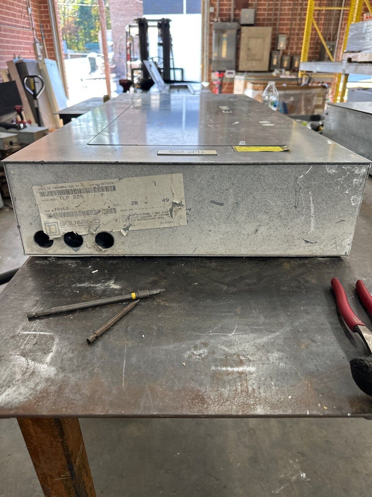 Square D 250A NF Panelboard 240V 600Y/347V 3PH 4W 42 Cir Box MH44 250 Amp P399 Used