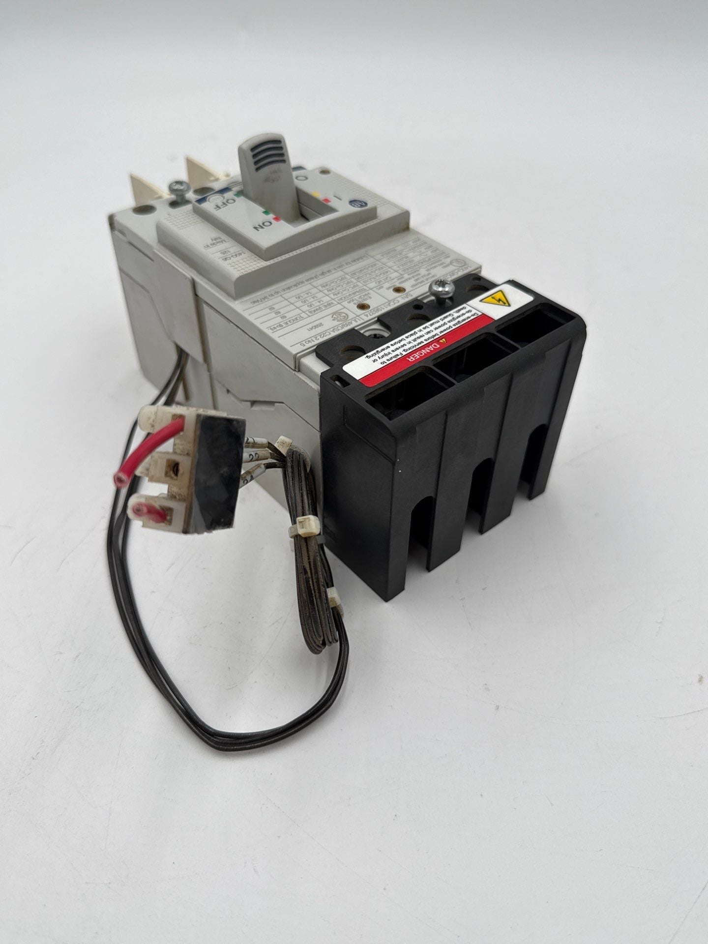 Allen Bradley 140G-G6C3-D12 Circuit Breaker 125A 3P 600V 140G-G6 125 Amp 3 Pole Used