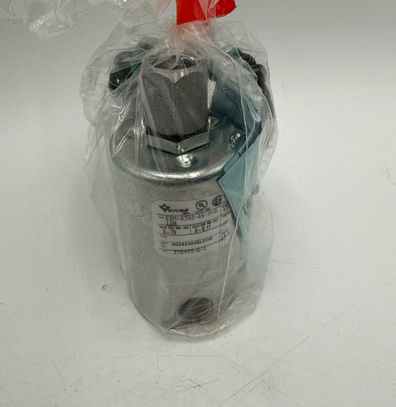 Versa ESM-8302-66-H-A120 Selector Valve Two-Inlet 3-Way 1/4" NPT Stainless New