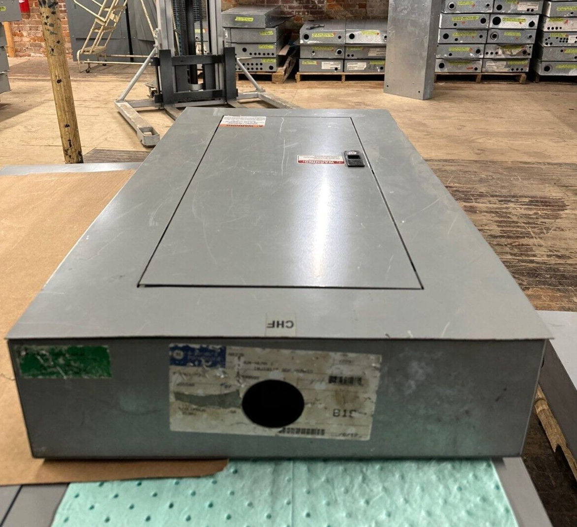 GE AQF3421MTX Panelboard 125A 208Y/120V 3PH 4W MLO 42 Circuit Main Lug Box AB37B P467 Used
