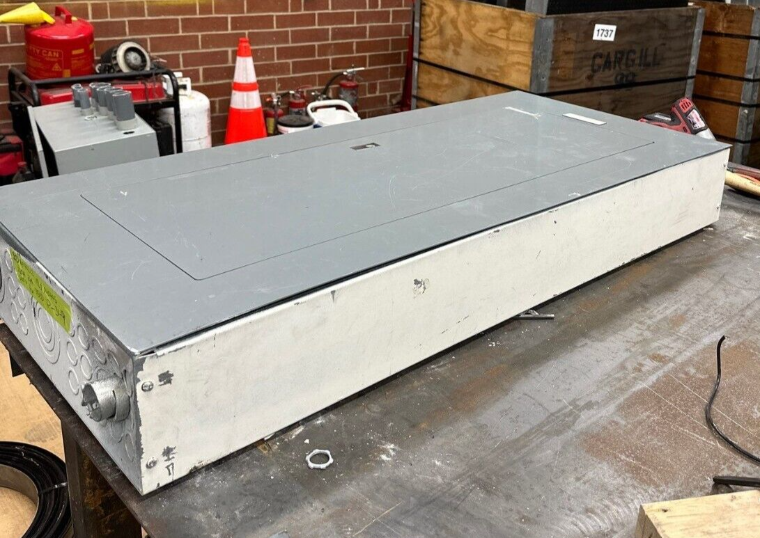 Square D NF442L2 Panelboard 250A 600Y/347V 3PH 4W 42 Circuit Indoor Encl MLO P349 Used