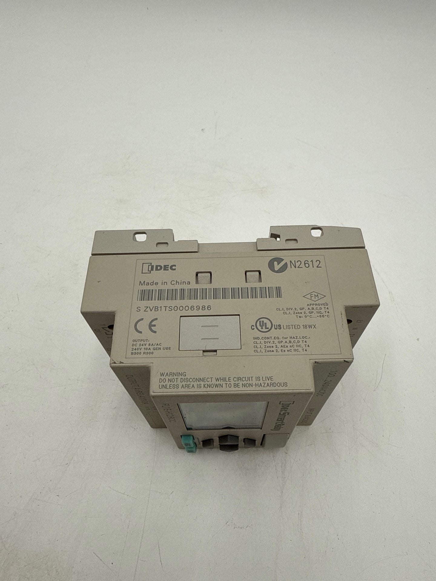 IDEC SmartRelay FL1E-H12RCC Programmable Relay 24VAC/DC 8 Input 4 Output New