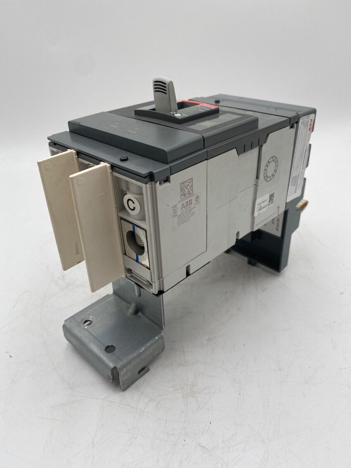 ABB XT4HU3200AYJ000XXX New