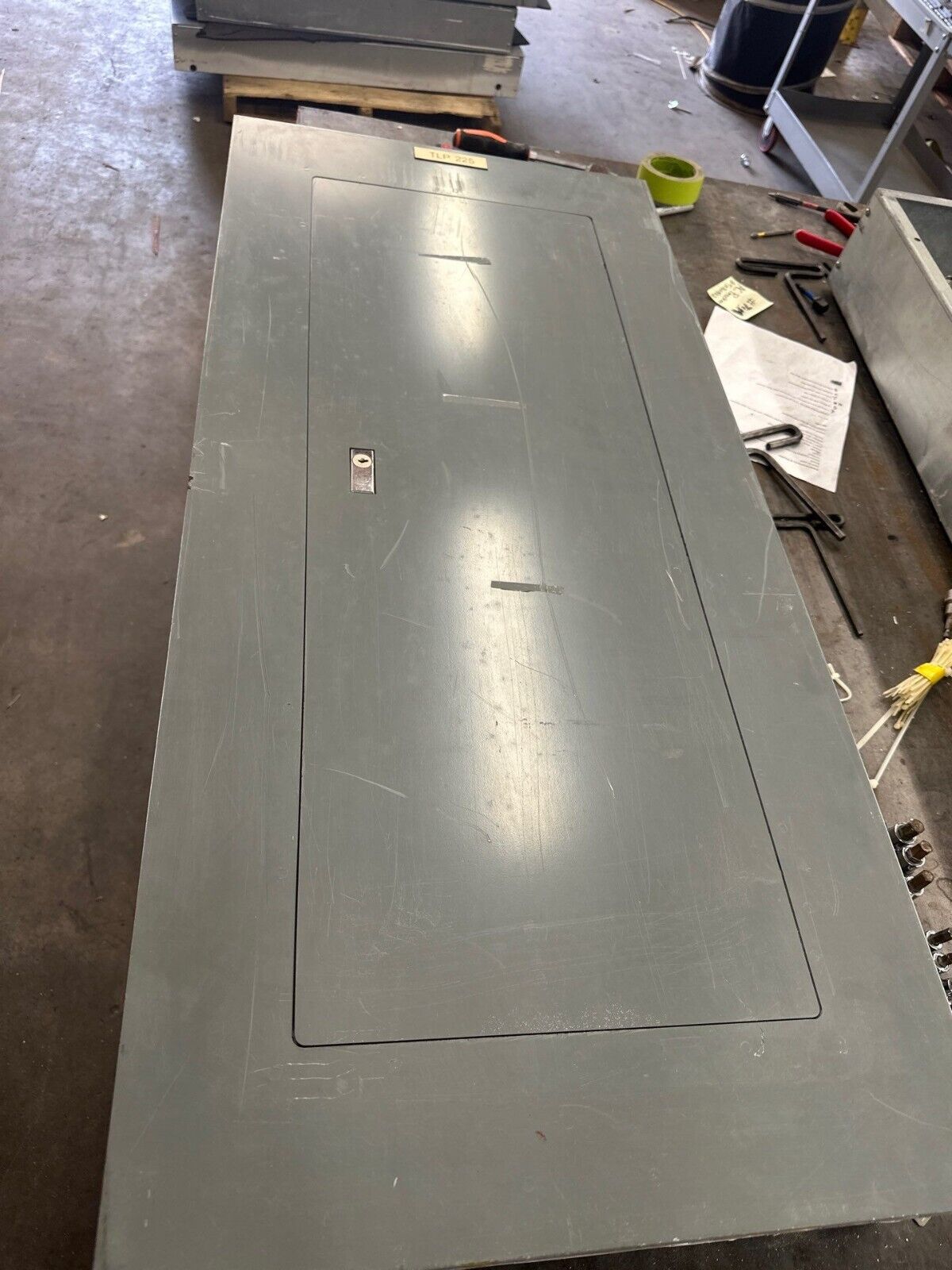 Square D NF Panelboard 250A 600Y/347V 3PH 4W 42 Circuit Box MH44 250 Amp P409 Used