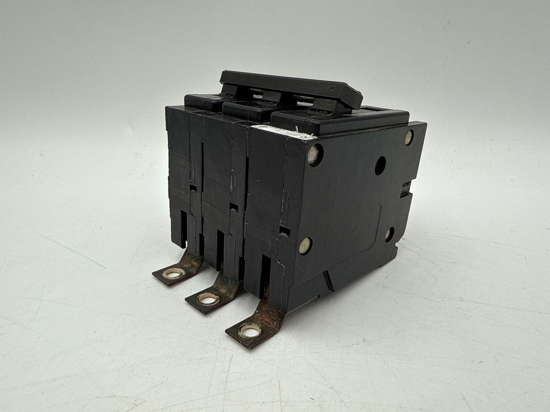 Eaton QBHW3100H Circuit Breaker 100A 3P 240V QBHW 22kA 100 Amp 2 Pole Bolt On Used