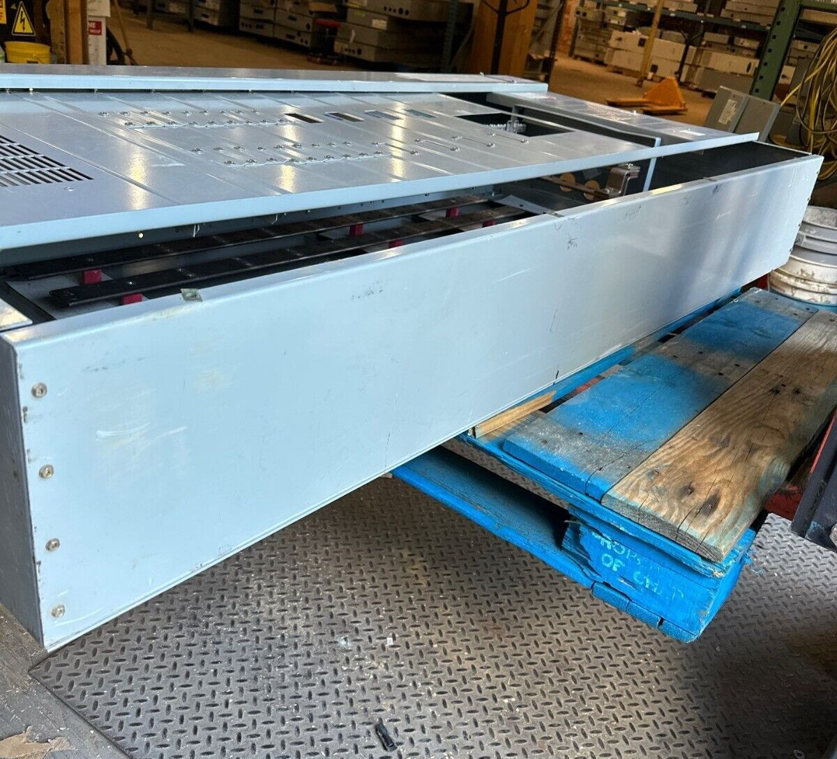 Eaton PRL4 Panelboard 800A 208Y/120V 3PH 4W 42 Circuit Indoor Encl BX3673P P547 Used