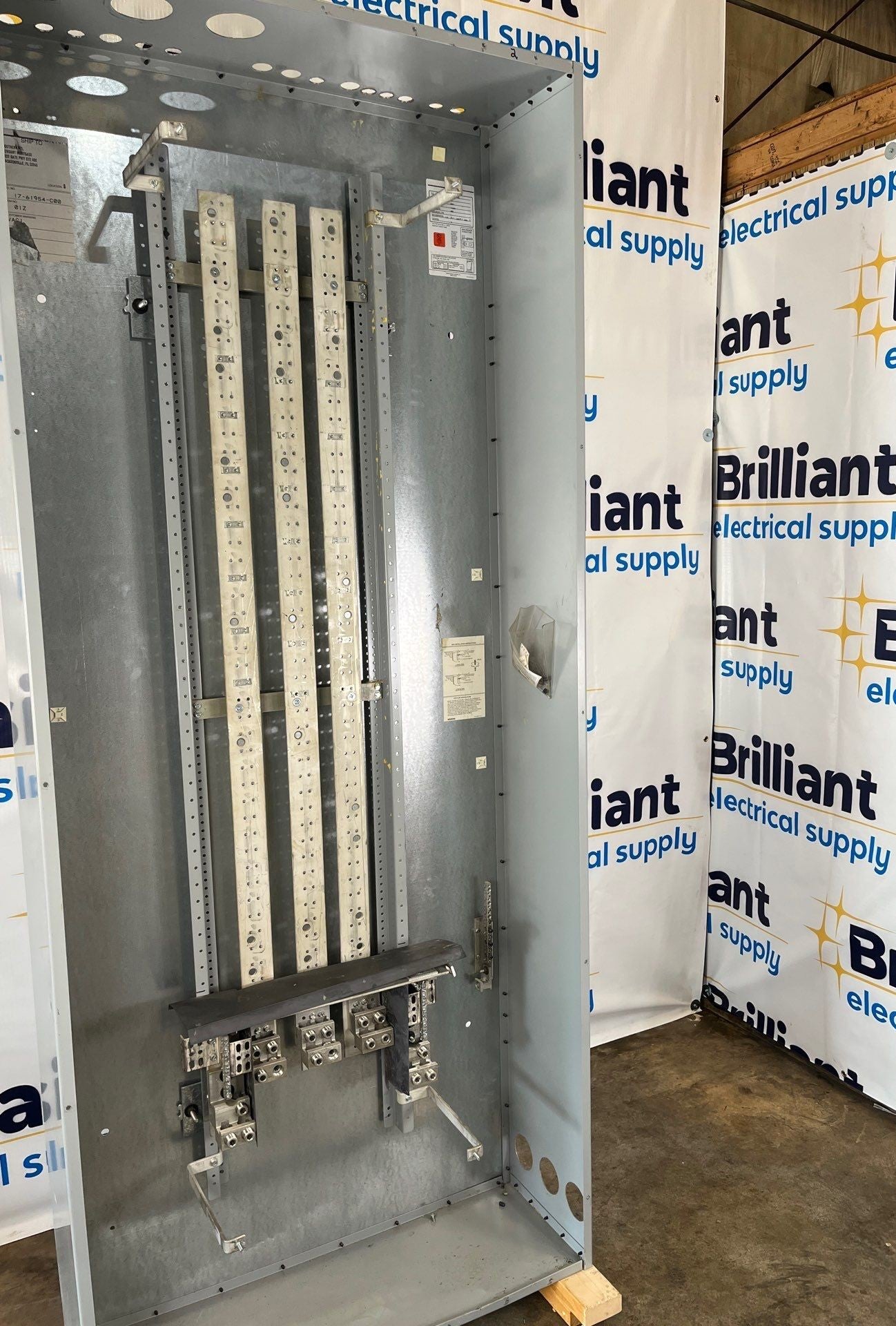 Siemens S5E90LM700ATS S5 Panelboard 800A 480/277V 3PH 4W MLO Indoor Encl B890 Box Used