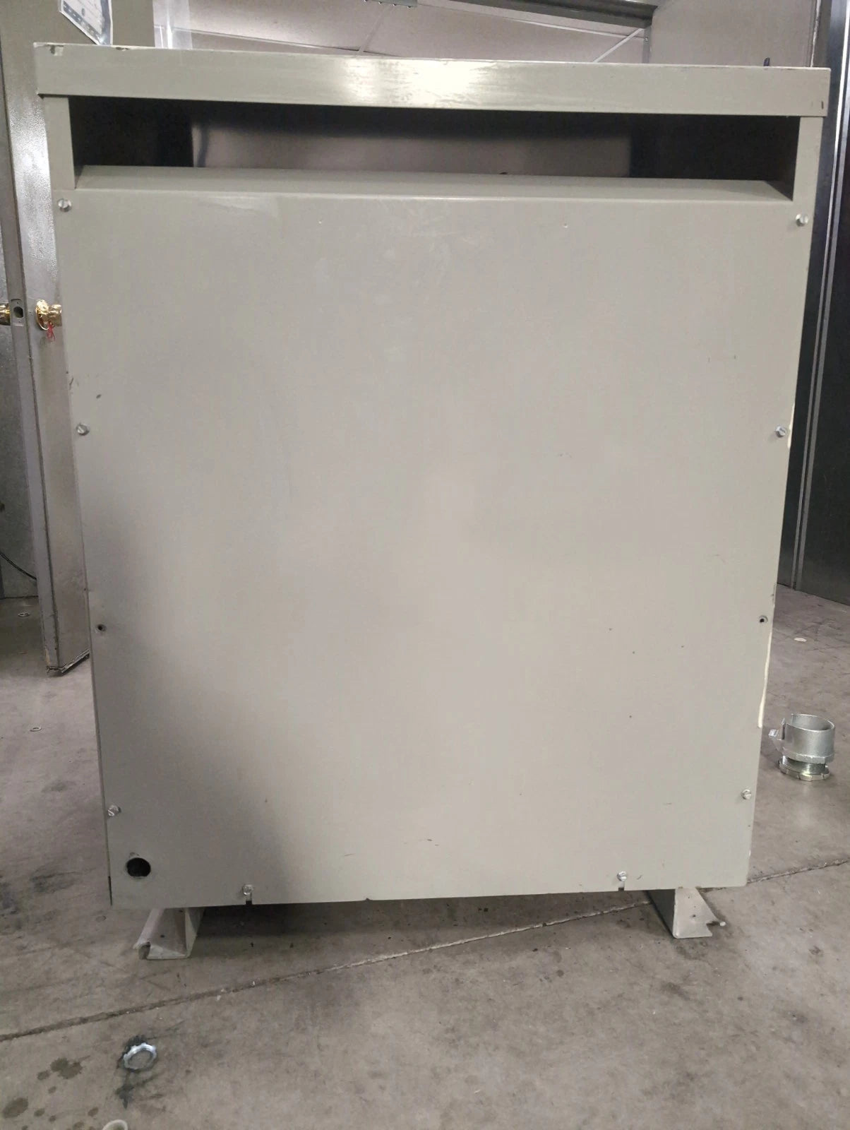 112.5KVA GE Transformer 9T23B3875 Pri 480V Sec 208/120V 3PH Indoor Encl Type QL Used