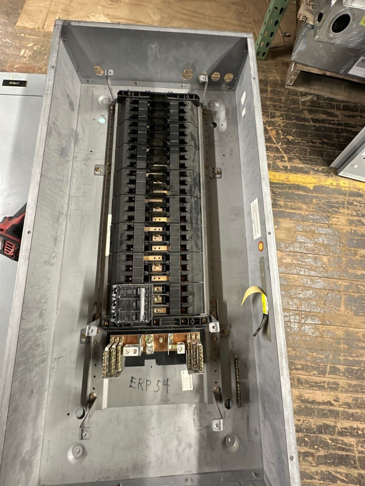 GE AQF3421ABX Panelboard 125A 208Y/120V 3PH 4W 42 Circuit MCB Main THQB32100 P038 P035 Used