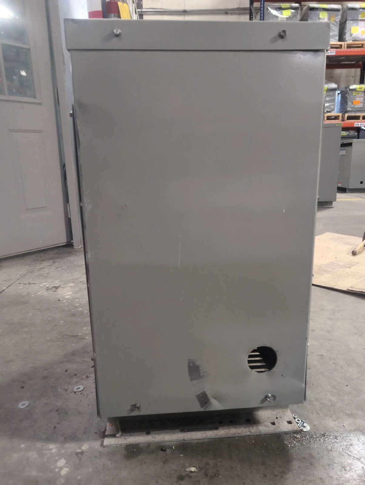 45 KVA GE 9T23B3873 Transformer Pri 480V Sec 208/120V 3PH Indoor QL Type 2 Encl Used