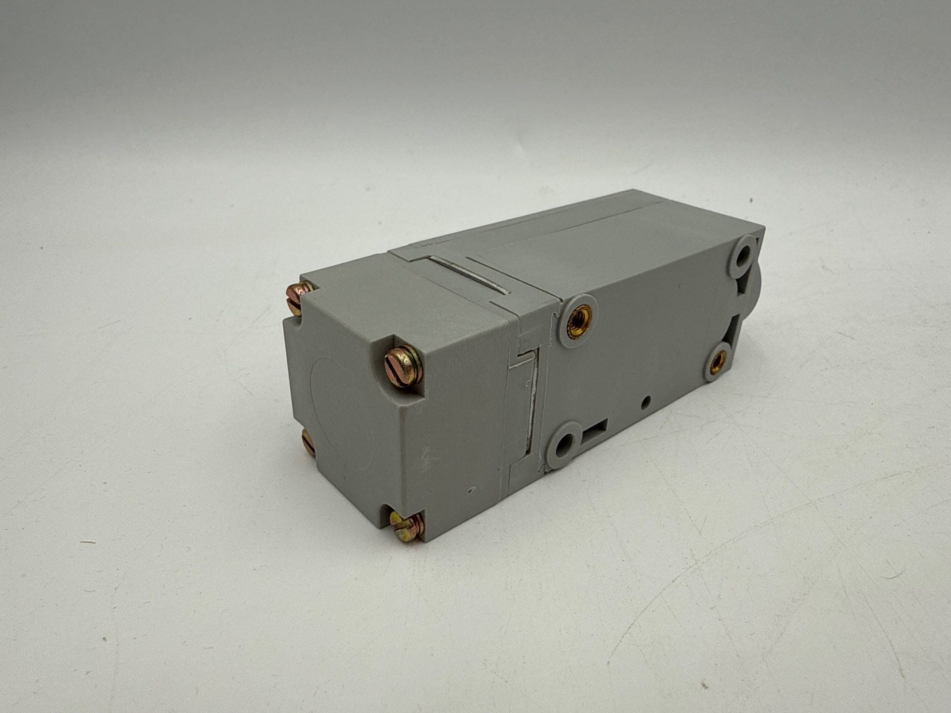 Allen-Bradley 802PR-LABB2 Ser C Contained Proximity Switch 60-132VAC New