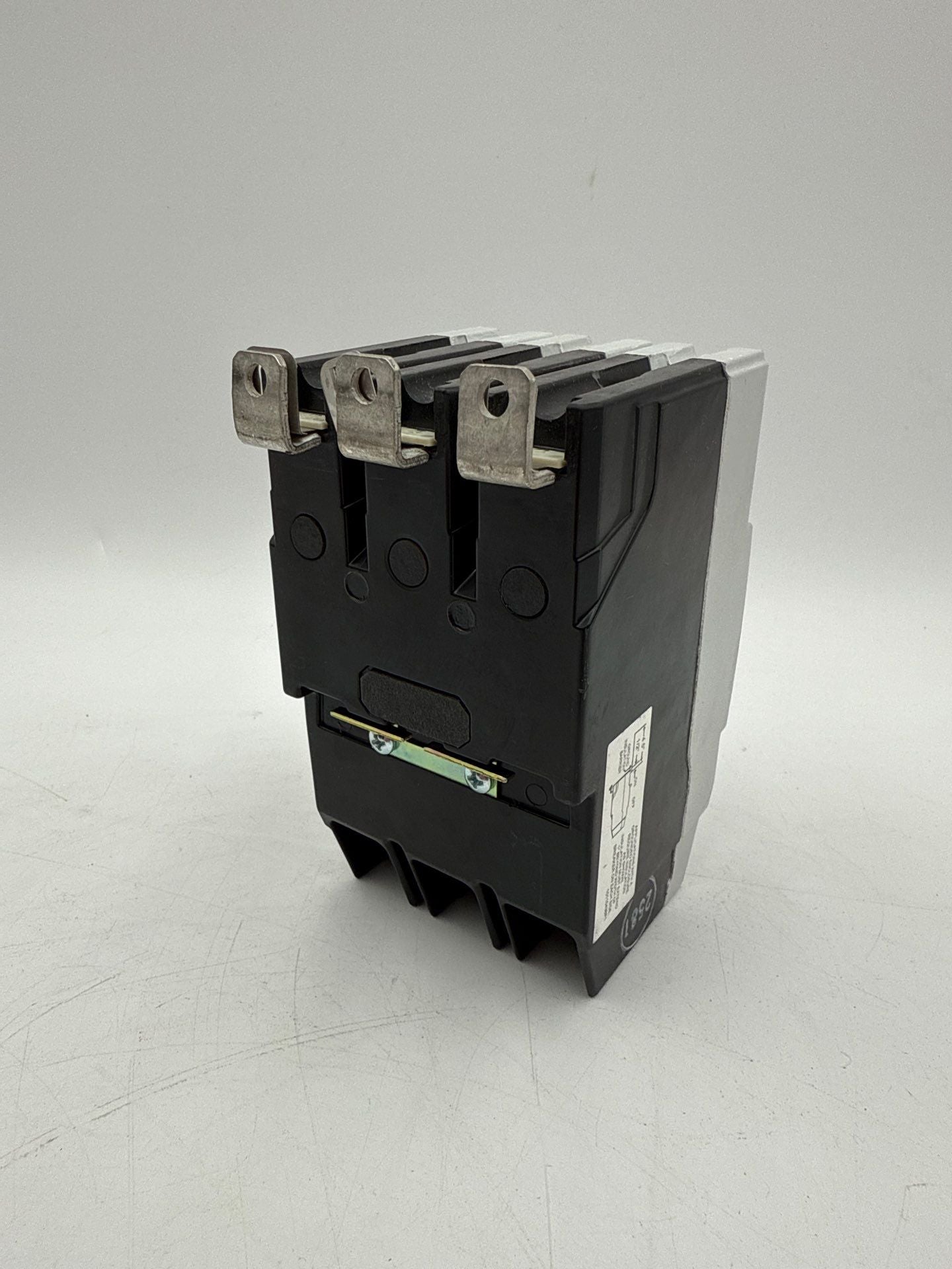 GE TEYH3050B Circuit Breaker 50A 3P 480/277V TEYH 50 Amp 3 Pole Bolt On Used