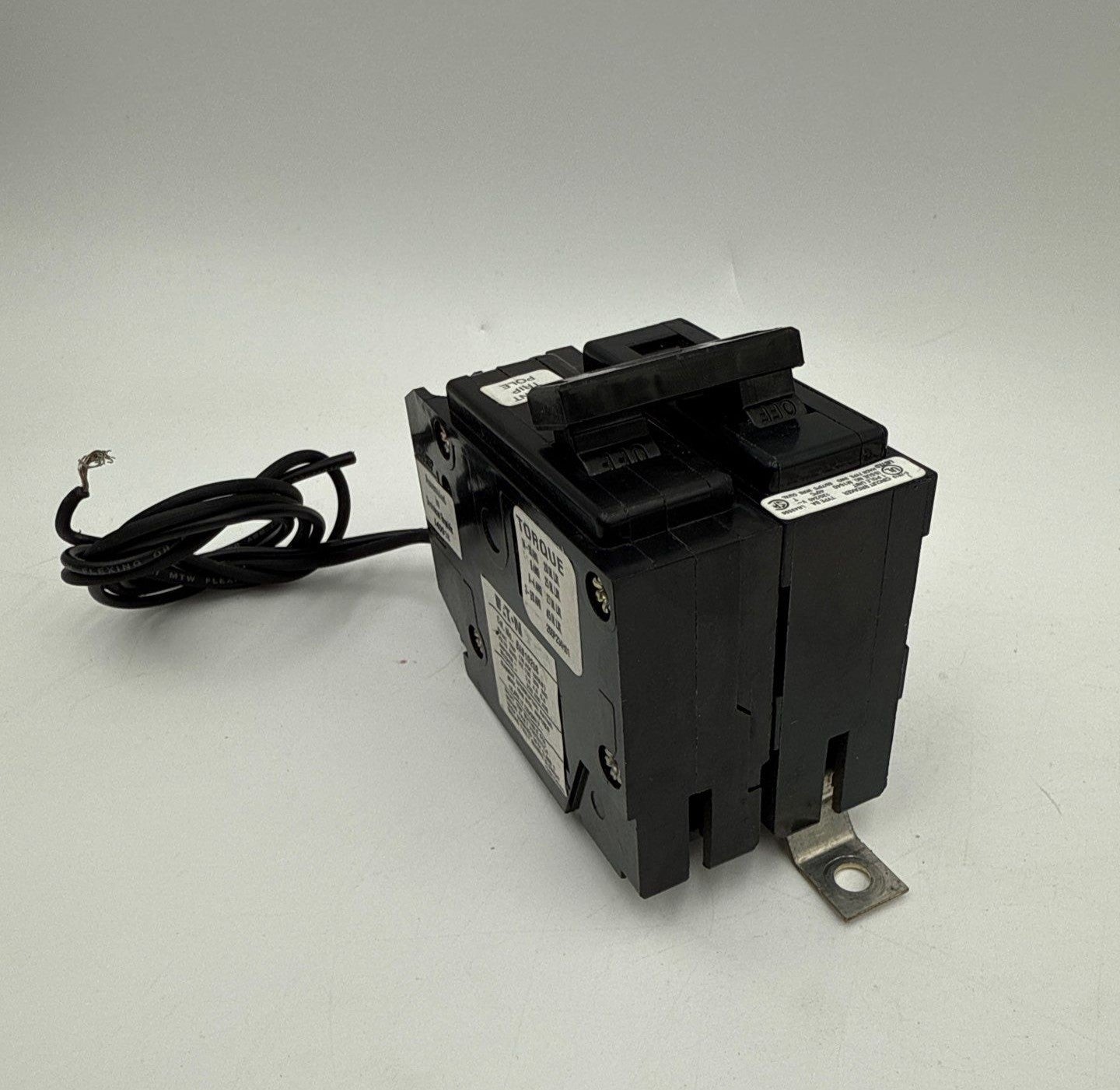 Eaton BAB1020S Circuit Breaker 20A 1P 120/240V BA Shunt Trip 20 Amp 1 Pole Used