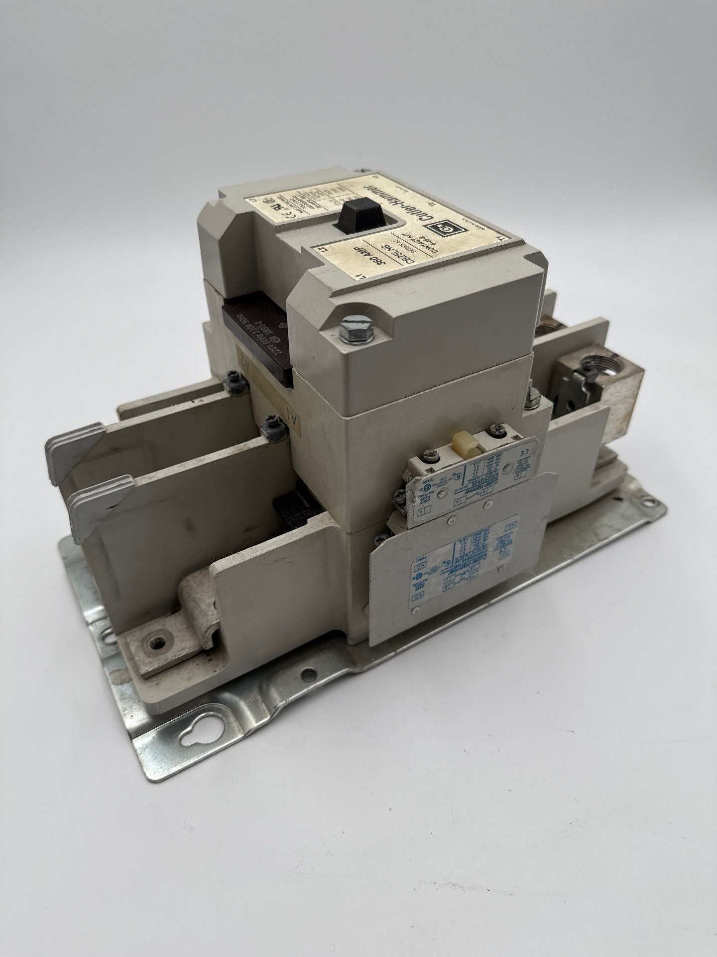 Cutler Hammer C825LN6 Contactor 360A 3P 600V 3PH Series A2 Coil 110/120V Used
