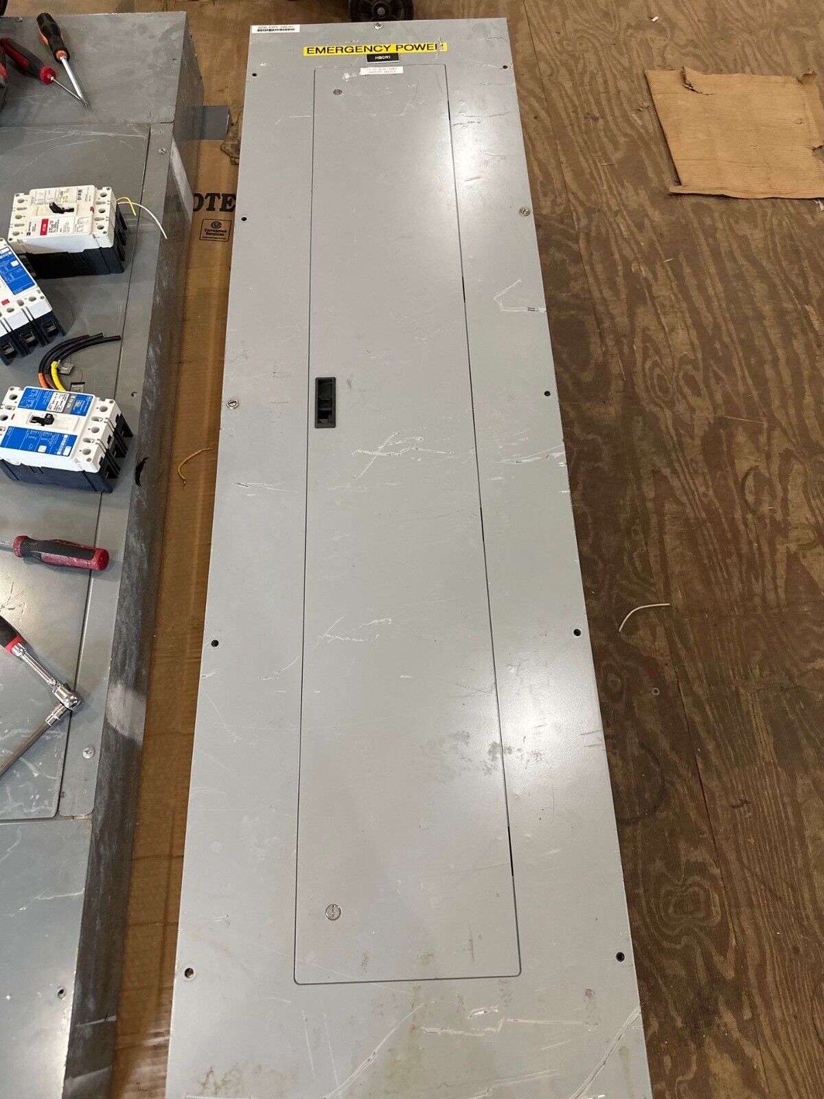 Westinghouse PRL3A Panelboard 400A 480V 3PH 3W Indoor Encl MCB JD3200 400 Amp P541 Used