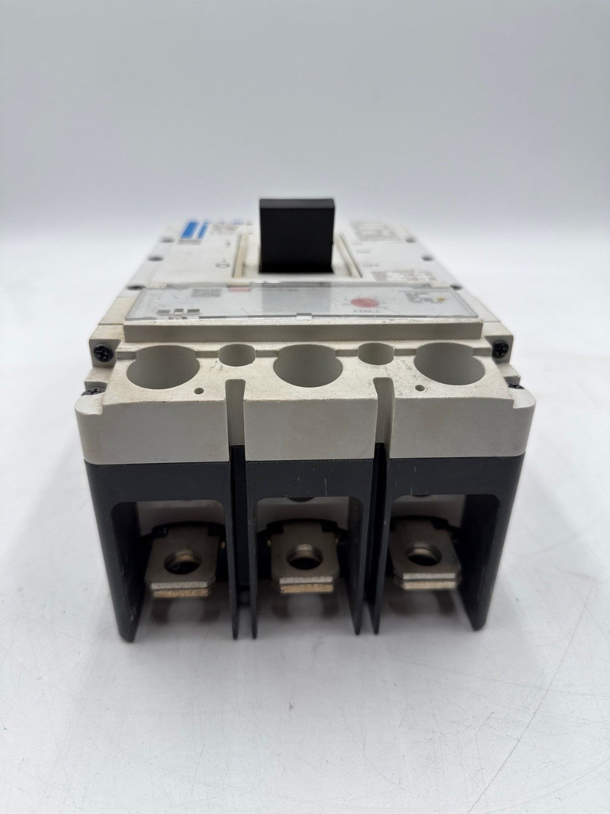 Eaton PDG33M0600FNNN Circuit Breaker 3P 600V w/ 400A Trip PDG3XTFA3H400 400 Amp Used