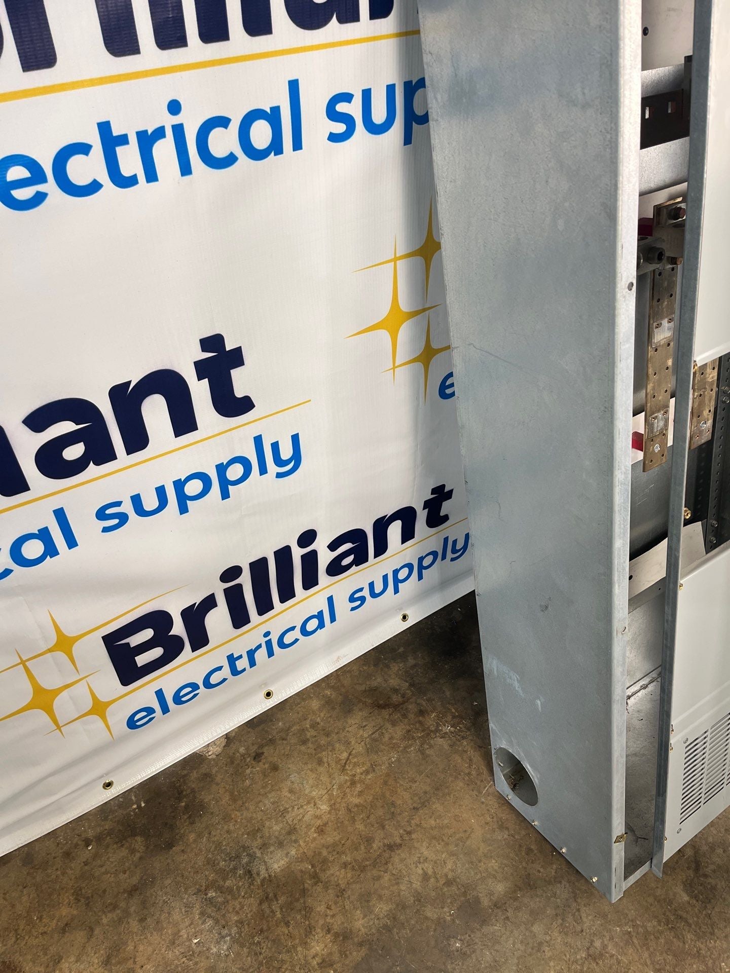 CH PRL4 Panelboard 400A 480/277V 3PH 4W MLO Indoor Encl BX2457 Box Used