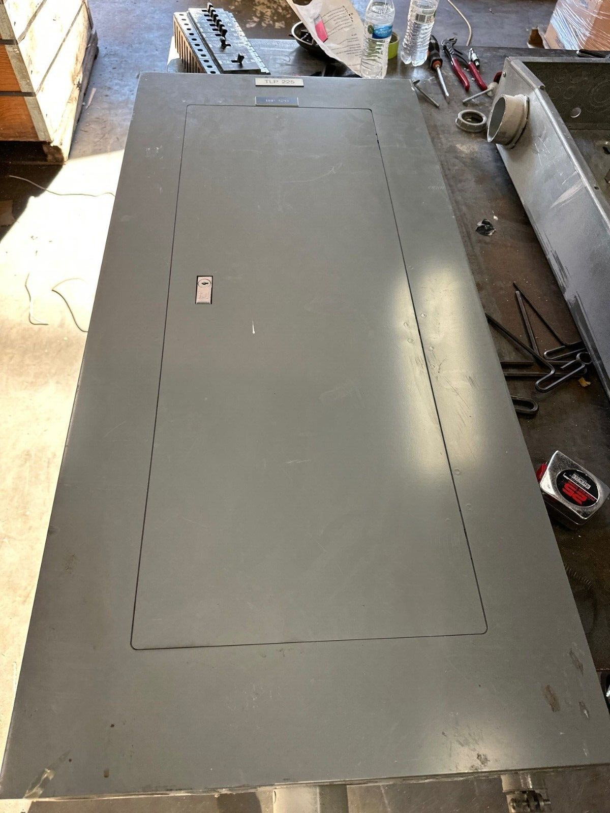 Square D NF Panelboard 250A 600V 3PH 4W MLO 42 Cir Main Lug Indoor NEMA 1 250Amp P368 Used