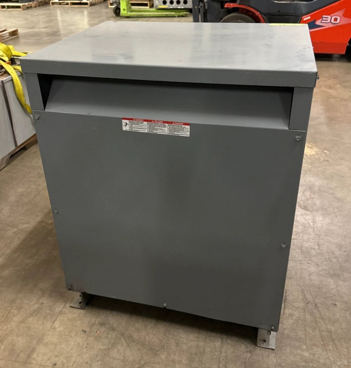 112.5KVA Square D EE112T3H Transformer Pri 480V Sec 208Y/120V 3PH Indoor T279 Used