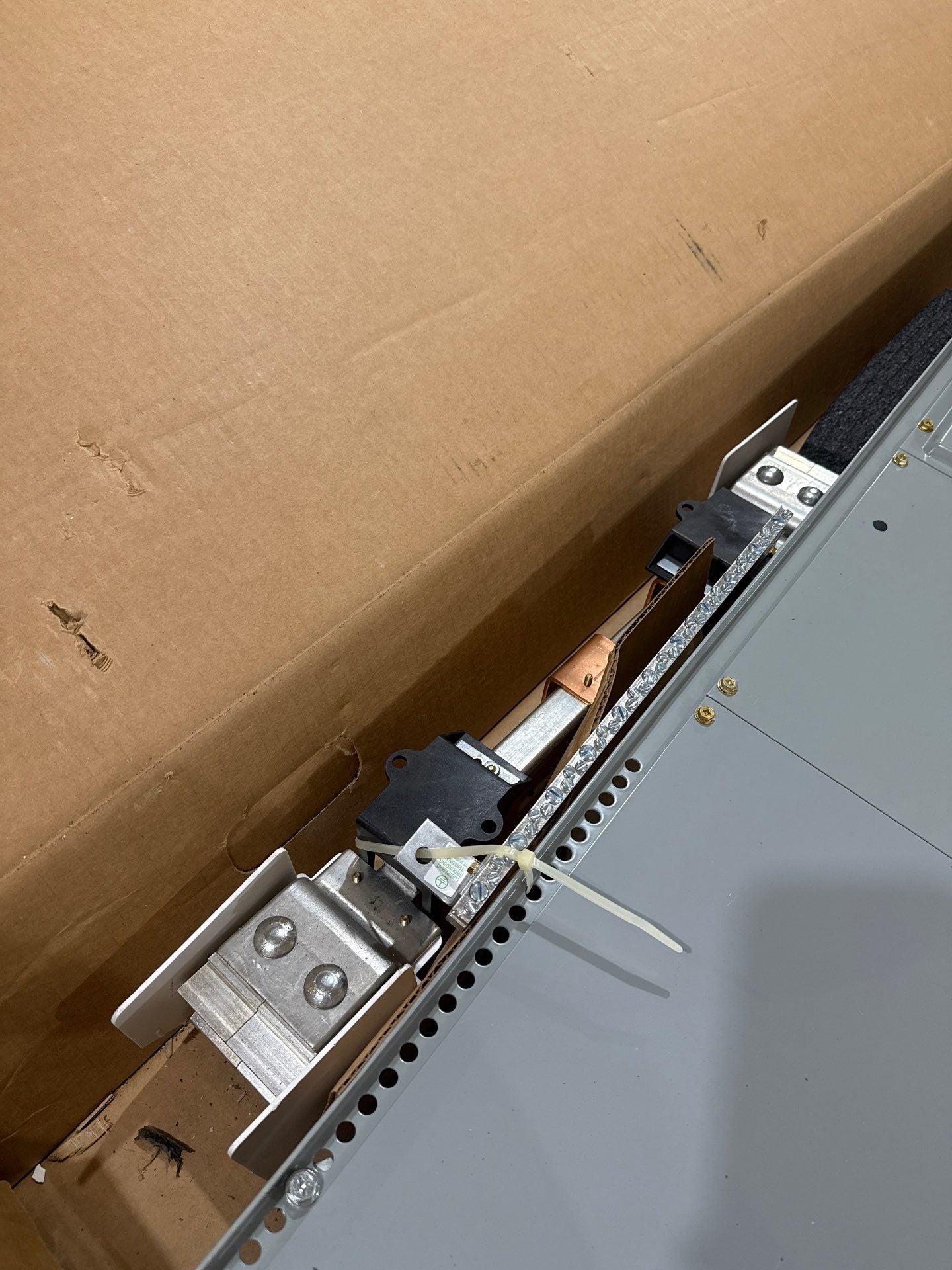 Eaton PRL1A Interior Panelboard 400A 208/120V 3PH 4W MLO 400 Amp Panel New