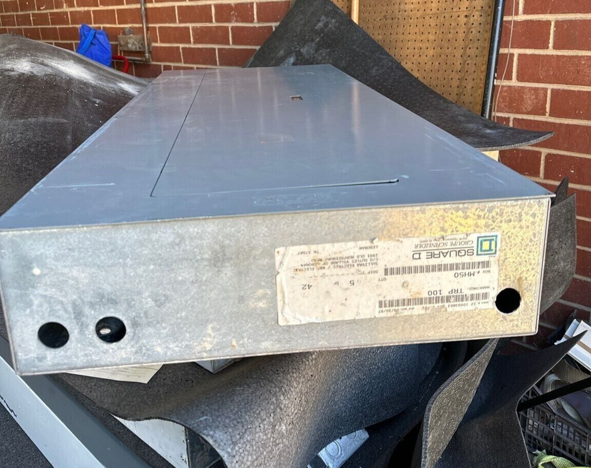 Square D NQOD Panelboard 100A 208Y/120V 3PH 4W MCB Main Q2L3100 42 CIR NEMA 1 P319 Used