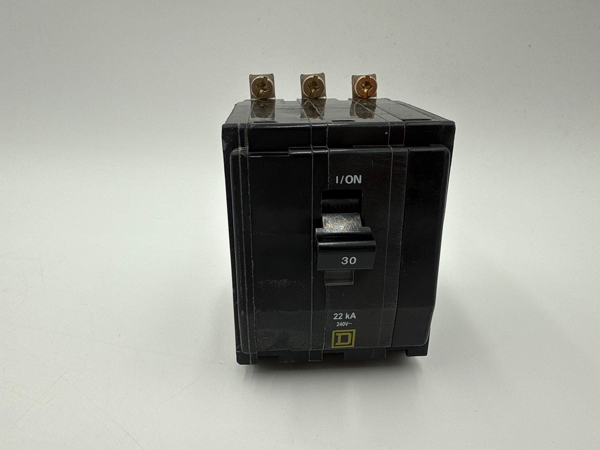 Square D QOB330VH Circuit Breaker 30A 3P 240V 22kA 30 Amp 3 Pole Bolt On New