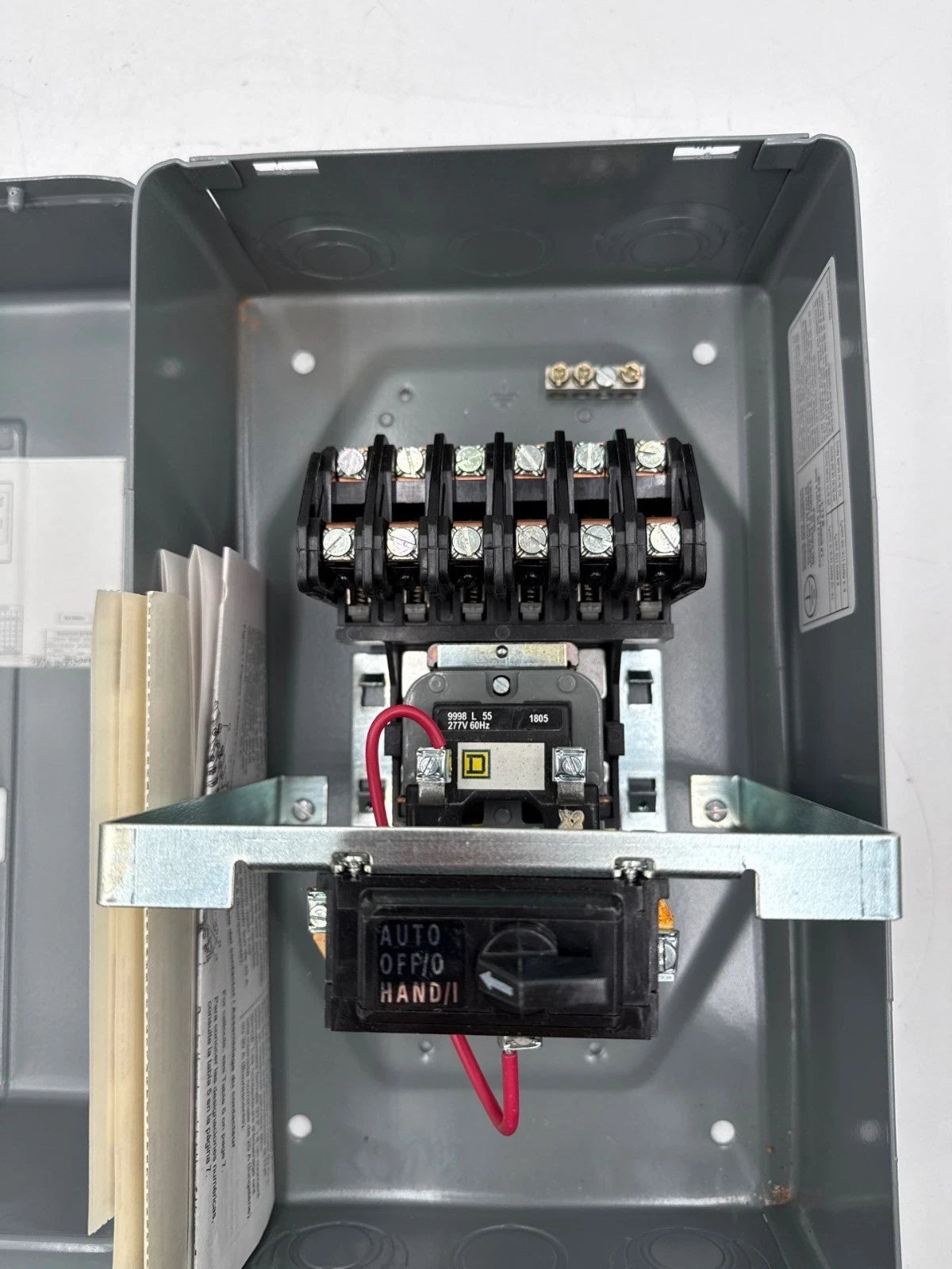 Square D 8903LG60V04C Lighting Contactor Electrically Held 6Pole 30A Coil 277V New