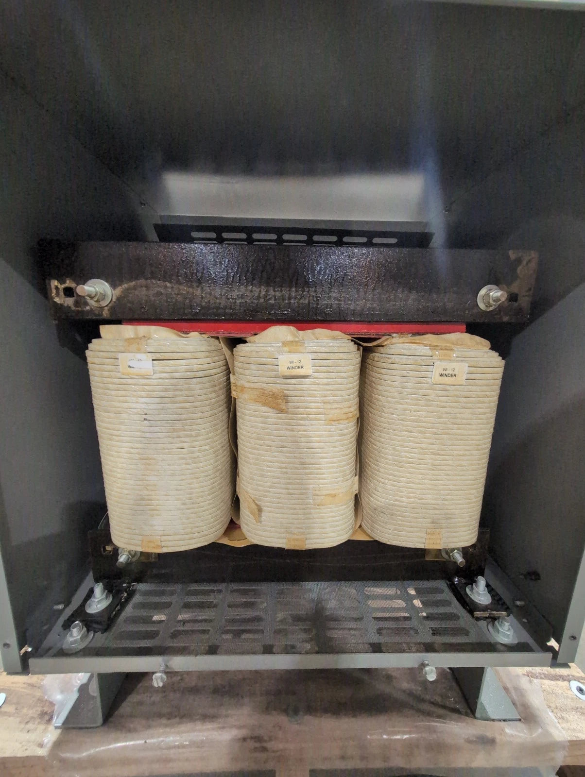 30KVA Siemens 3F3Y030D16 Transformer Pri 480V Sec 208/120V 3PH 3R Encl Outdoor New